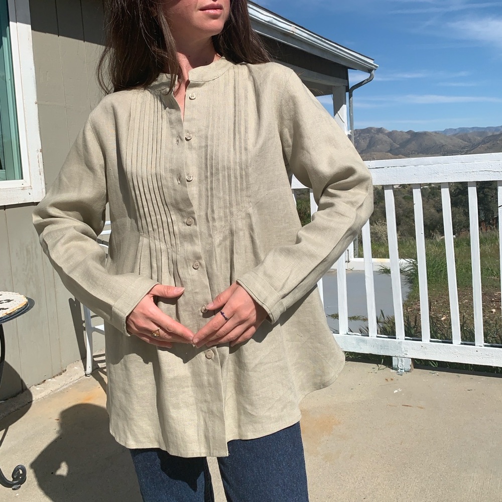 Vintage 100% Linen neutral tone pintuck button down shirt